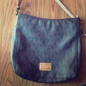 Michael knots cross body