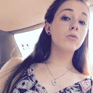 Meet your Posher, Caitlyn