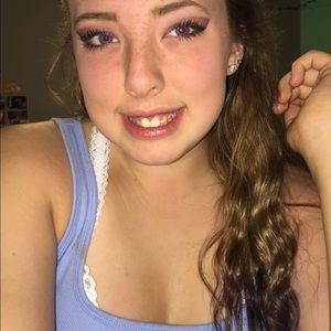 Meet your Posher, Chloe