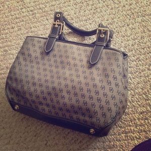 Dooney & Bourke purse