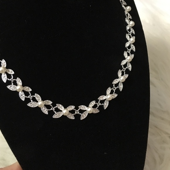 Pearl & Rhinestone Necklace - Picture 3 of 4