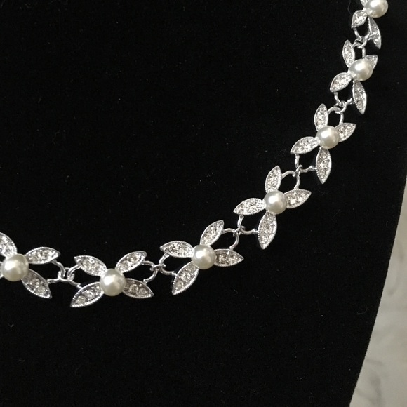 Pearl & Rhinestone Necklace - Picture 4 of 4