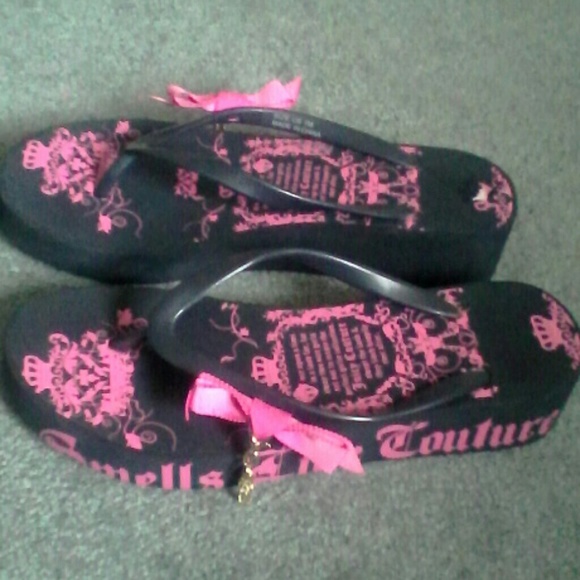 Juicy couture flip flops