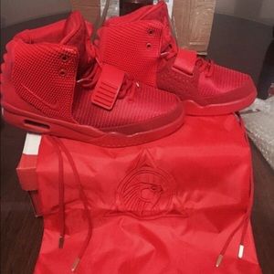 Nike yeezy 2 red Octobers