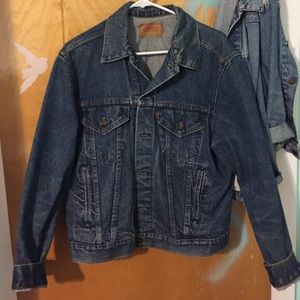 Won't age Levi's Jean jacket size 44, fits XL