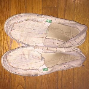Sanuks women's 10 creme colored