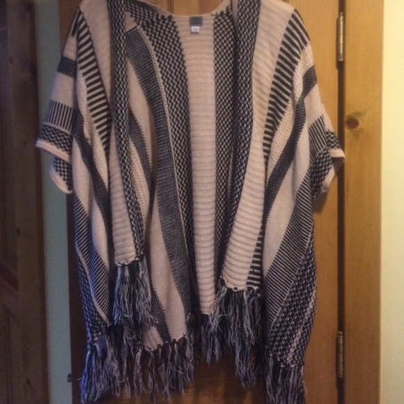 PONCHO THING??? idk what to call it
