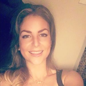 Meet your Posher, Emilee