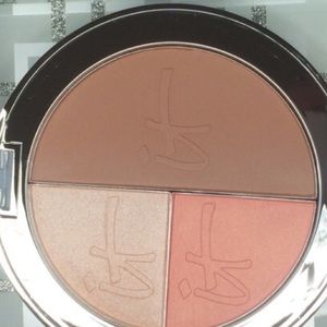It cosmetics face disc brand new
