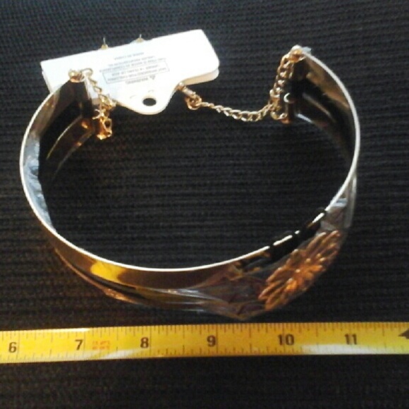 Trendy Choker - Picture 4 of 4