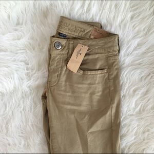 American Eagle khaki jeggings