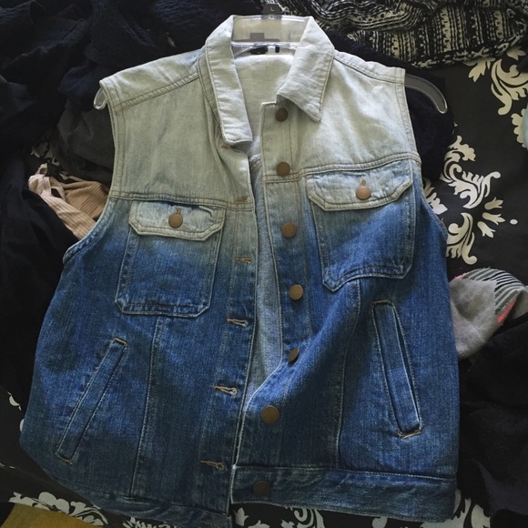 Forever 21 ombré vest