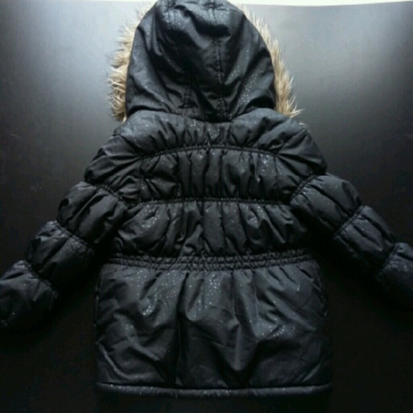 SOLD 4T Girls Puffer jacket - Picture 2 of 3