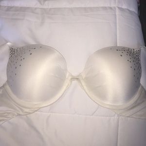 White sequenced push up bra