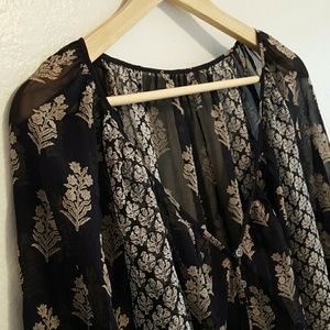 Over 80% off!! Beautiful Silk Patterned Blouse