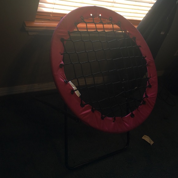 Stretchy netted chair