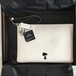 Coach X Peanuts Turnlock Wristlet 26 in Leather