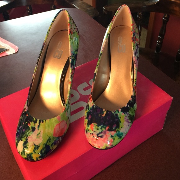 Colorful heels!