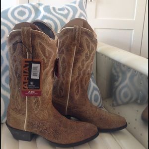 🌹NWT Wmns Ariat Heritage Western R-Toe Cowboy Bts