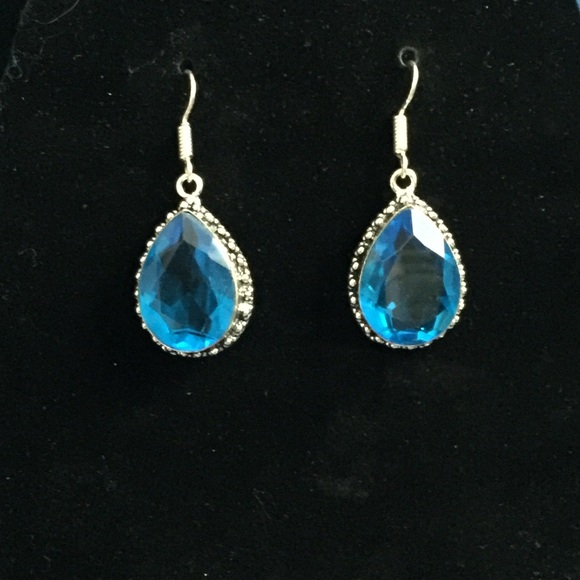 Hermosa Jewelry Jewelry - 🚨Sale🚨Sky Blue Topaz & Silver Earrings.