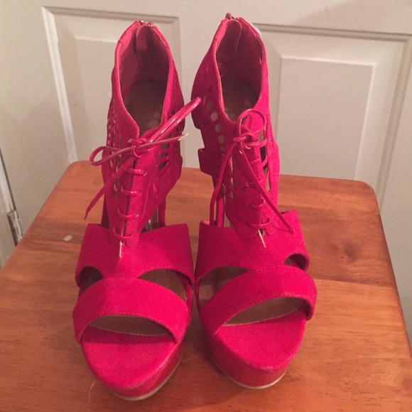 Liliana Red Heels - Picture 3 of 4