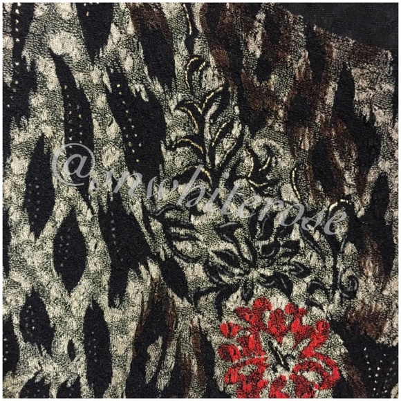 Pretty Patterned Top - image 3