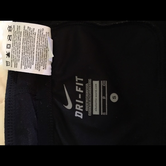 SOLD Nike Dri-Fit Crops - Picture 3 of 3