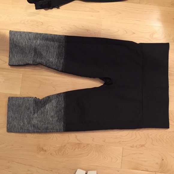 Seamlessly Street Crop leggings - Picture 4 of 4