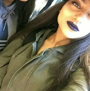 Meet your Posher, Samira