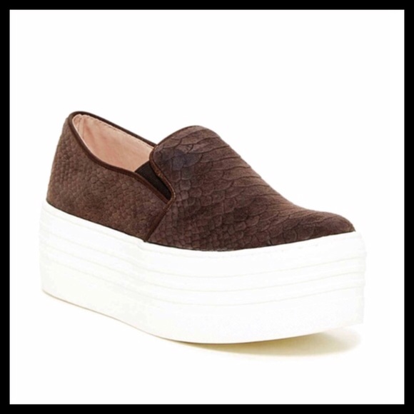 SOLD ❤️ Steve Madden Suede Sneakers Platform Shoes - Picture 3 of 4