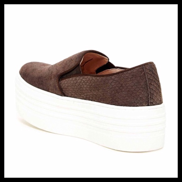 SOLD ❤️ Steve Madden Suede Sneakers Platform Shoes - Picture 2 of 4