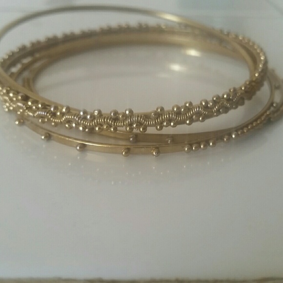 Stackable gold bracelets - Picture 2 of 4