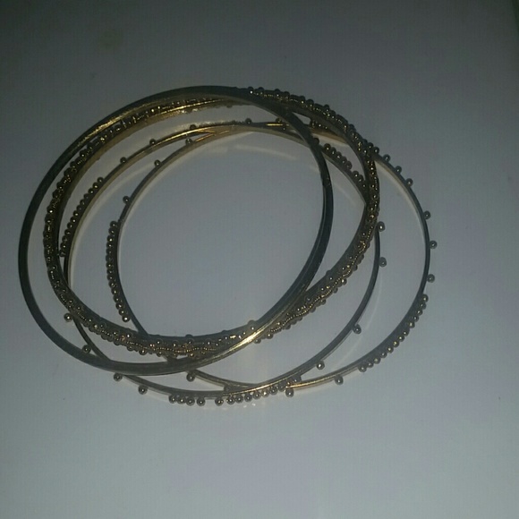 Stackable gold bracelets - Picture 4 of 4