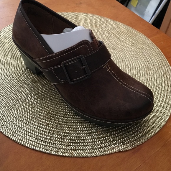 Brown brand new dress shoes !