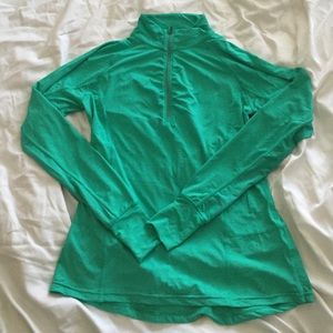NWOT Beautiful green workout top quarter zip