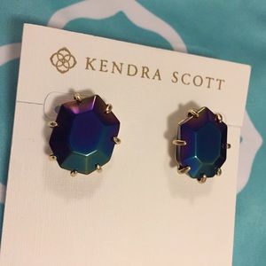 NWT Kendra Scott Morgan Studs