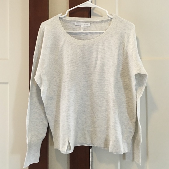 Victoria's Secret Crop Sweater in Gray - Size M