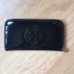 Tory Burch Patent Leather Continental Wallet