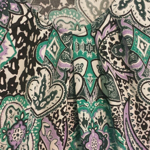 NWOT Ruched Top with 3/4 sleeves - Picture 2 of 2