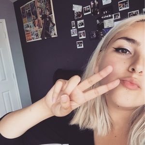 Meet your Posher, Valerie