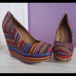 Madden girl wedge size 6