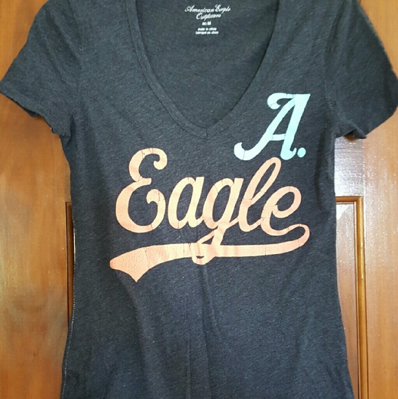 American Eagle tee