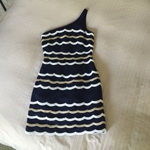 Adorable one shoulder Lilly Pulitzer dress