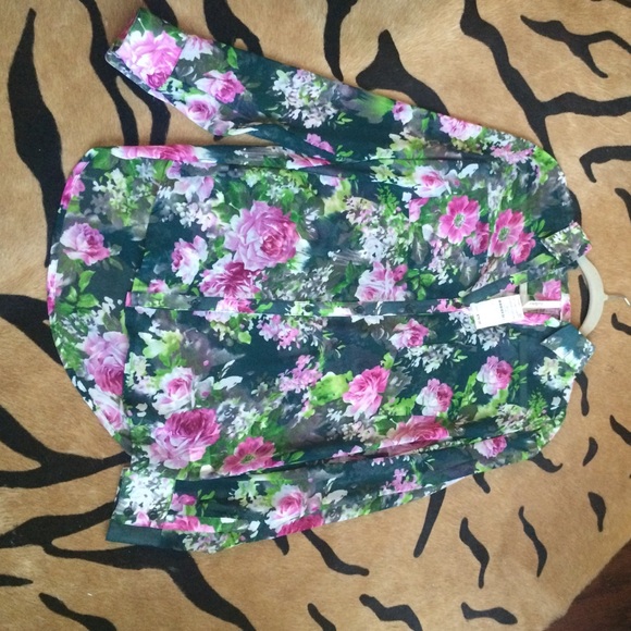 Floral Top😍🌷💐❤️