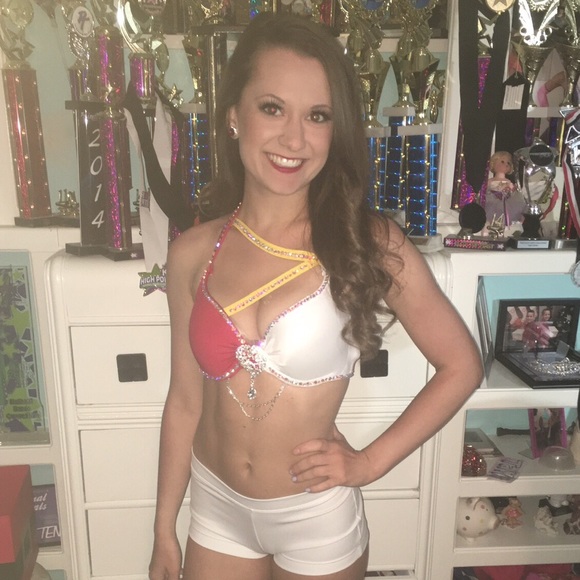 Meet your posher! 💕❤️