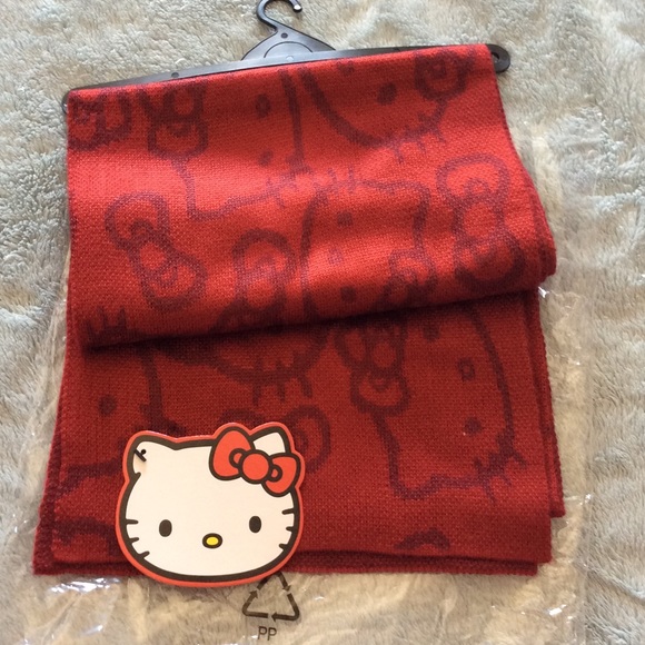 Loungefly loves Hello Kitty scarf