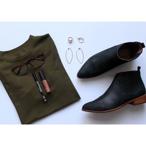 Gap Leather Chelsea Booties Size 8