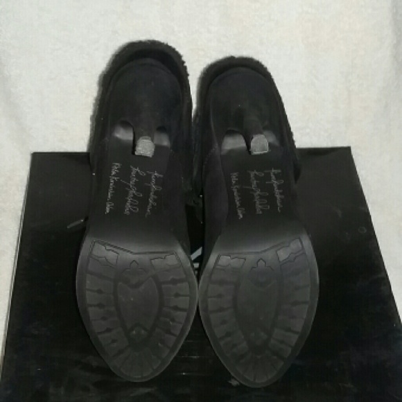 🎉💕SEXY ANKLE BOOTIES💕🎉 - Picture 3 of 4