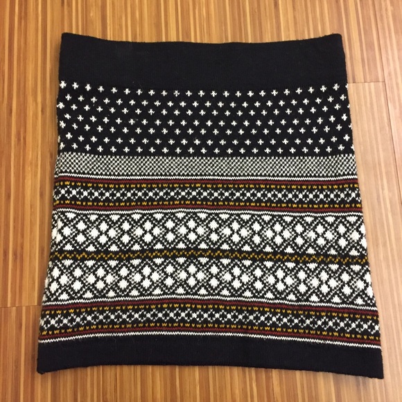 ⚪️ UO patterned knit skirt