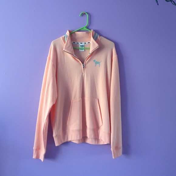 LAST CHANCE NWOT VS PINK half zip